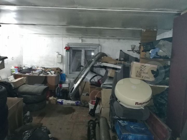 Гараж, > 30 м²