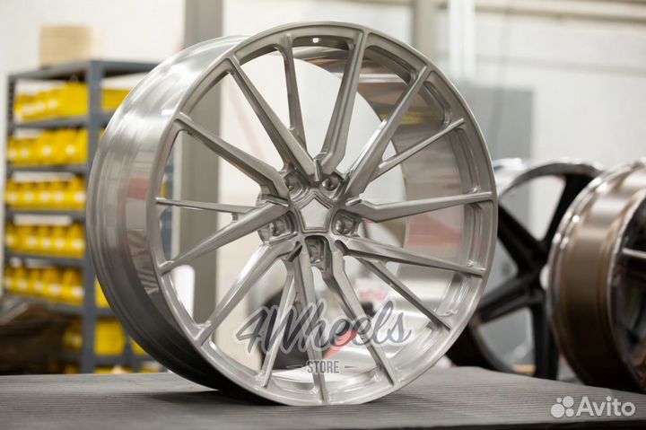 Кованые диски Range Rover Sport R24