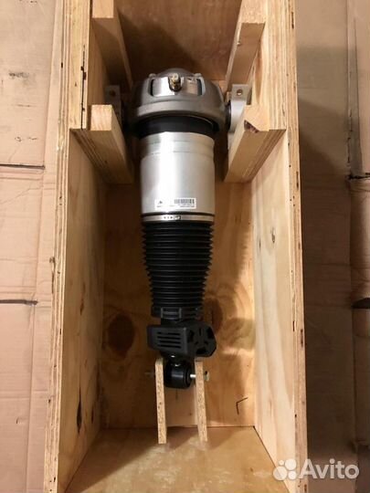 Задняя левая пневмостойка в сборе Cayenne 955 V8