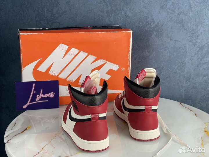 Air Jordan 1 Retro High OG Chicago Lost & Found