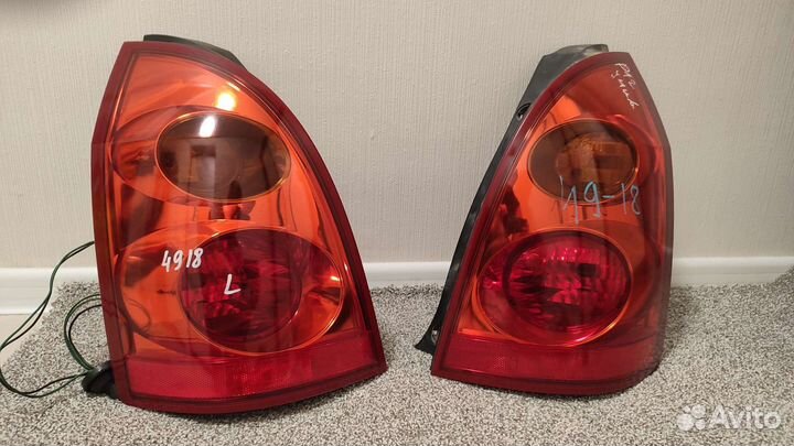 Задние фонари Nissan Primera Wagon WTP12