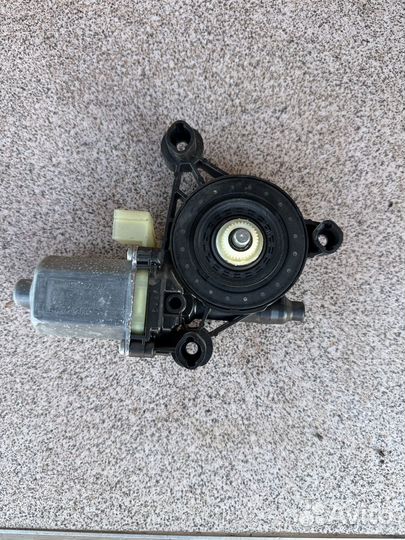 Мотор стеклоподьемника