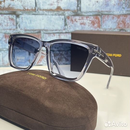 Солнцезащитные очки женские tom ford