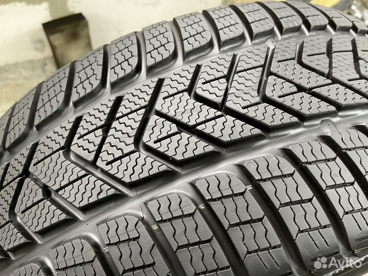 Pirelli Winter Sottozero 3 255/40 R20 101V