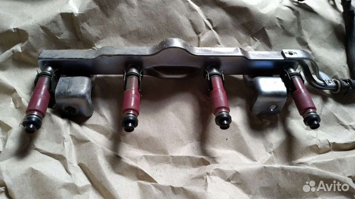 Топливная рампа Mazda 3 BK 2008