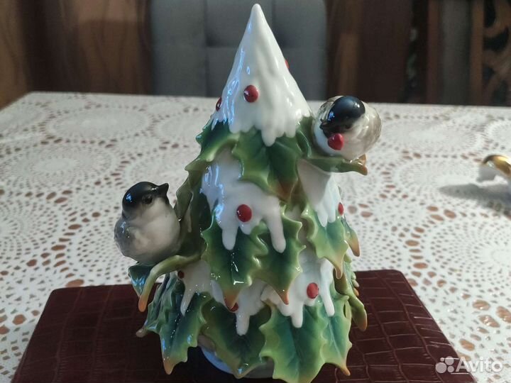 Фигурка -елка с птицами, фарфор,ручн.работа, колле