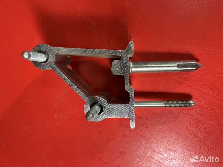 Кронштейн Торпедо Skoda Yeti 1.2 CBZ 2011