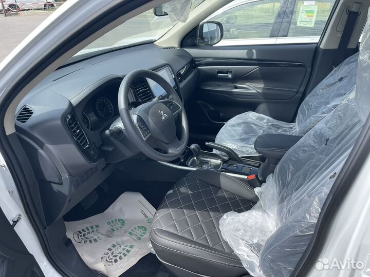 Mitsubishi Outlander 2.0 CVT, 2022, 24 км