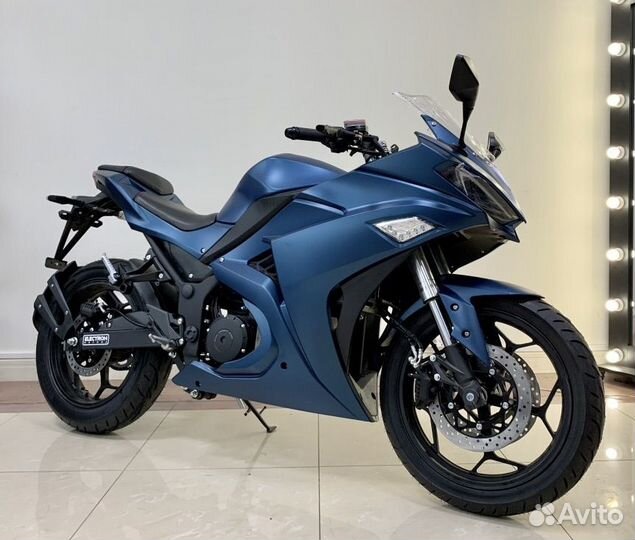Электромотоцикл Yamaha R3