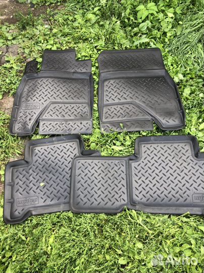 Автомобильные коврики в салон LC200