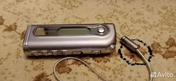 Цифровой диктофон Samsung VY-H350