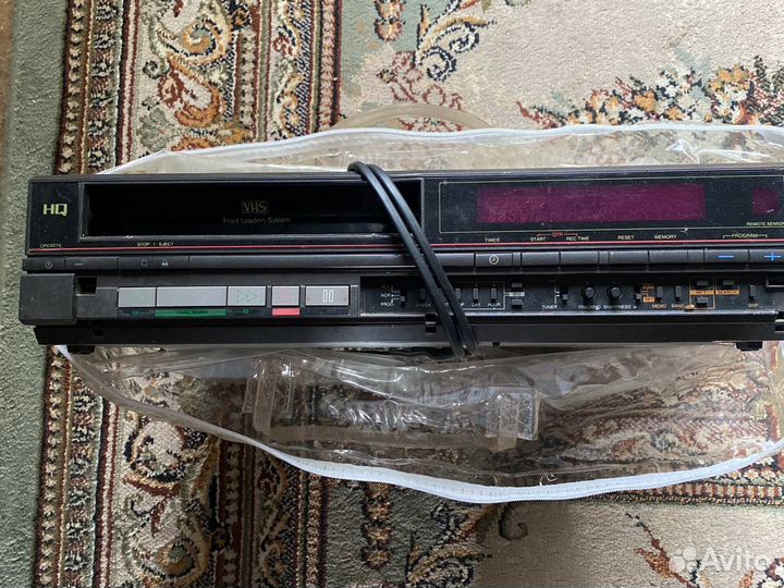 Видеомагнитофон Gold Star без пульта