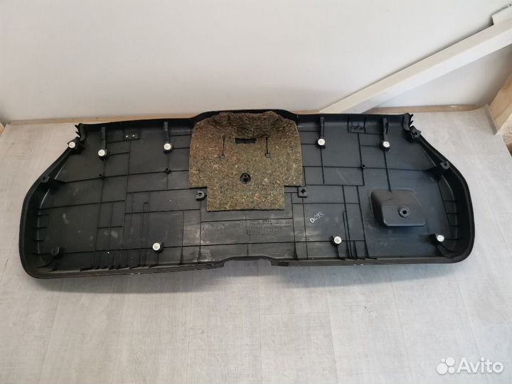 Обшивка крышки багажника Nissan Qashqai 1 J10 1.6