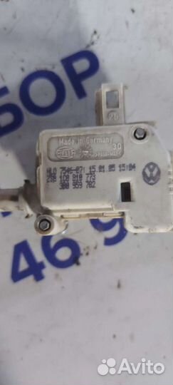 Замок лючка бензобака на Volkswagen Phaeton