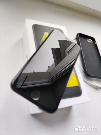 iPhone SE (2020), 128 ГБ