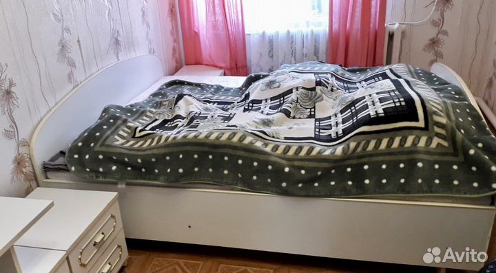 Спальный гарнитур