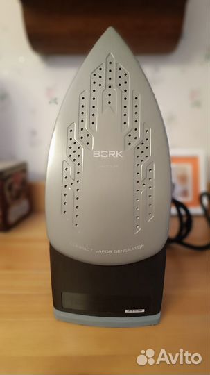 Утюг Bork i604