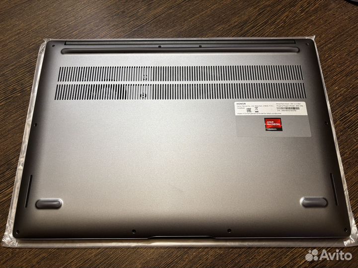 Honor MagicBook X16 2024