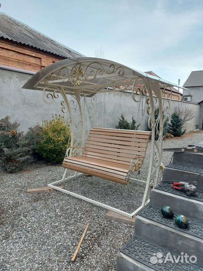 Садовые качели новые