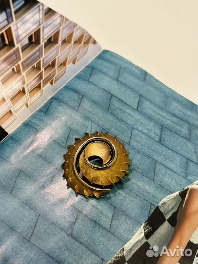 Брошь винтаж trifari