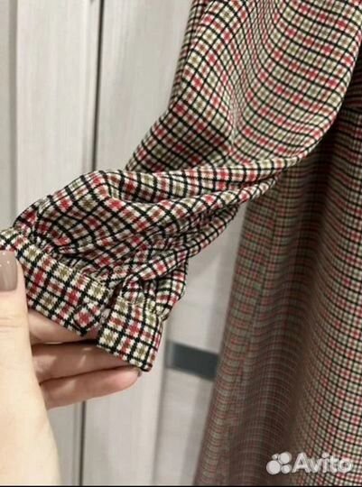 Платье бренда H&M
