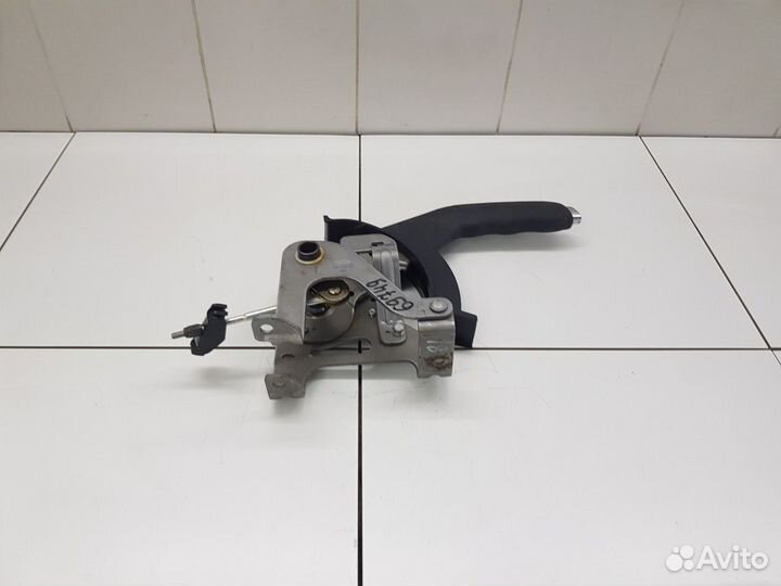 Рычаг стояночного тормоза (Chery Tiggo 7)