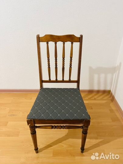 Стул деревянный