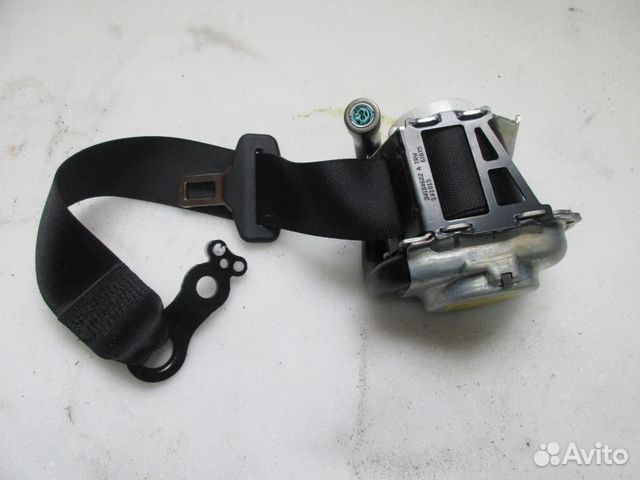 Ремень безопасности задний правый w205 C-class