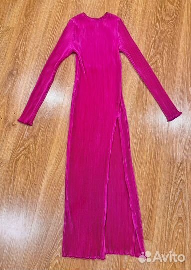 Платье плиссе с открытой спиной гофре