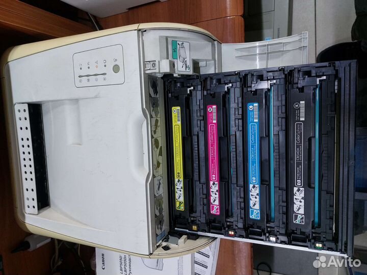 Цветной Canon i-sensys LBP5050 исправный color