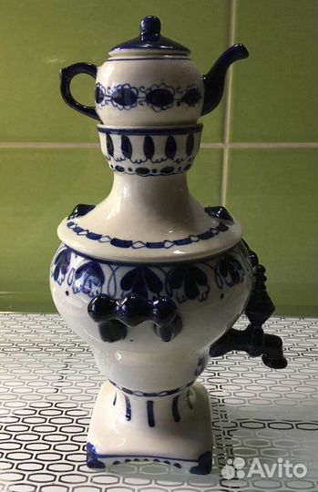 Самовар с чайничком Гжель