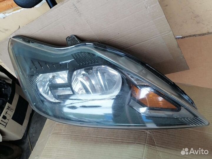 Фара правая черная Форд Фокус 2 рестайл (оригинал)