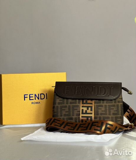 Новая женская сумка - клатч Fendi