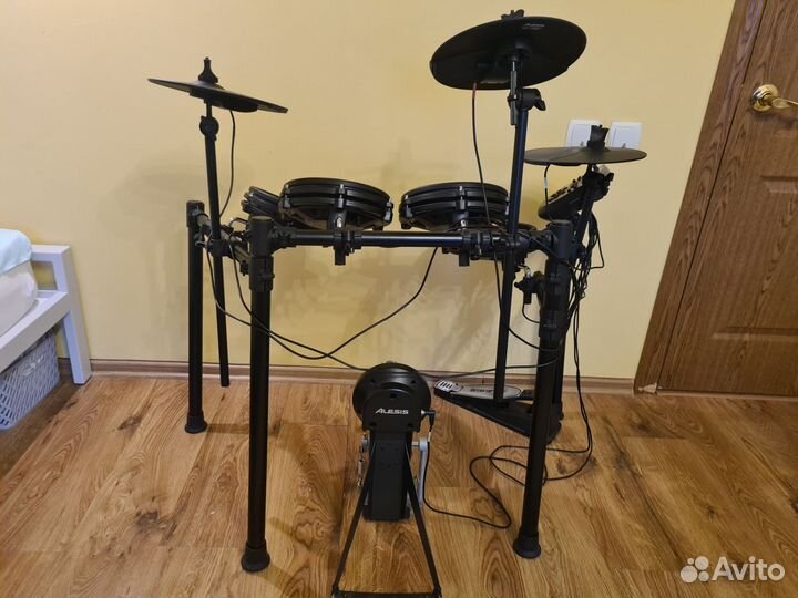 Электронные ударные alesis nitro mesh kit