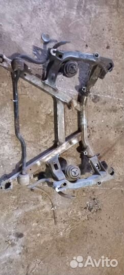 Передний подрамник BMW E39