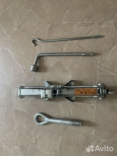 Домкрат оригинальный Nissan X-trail