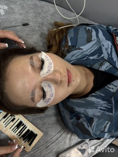 Наращивание ресниц модель