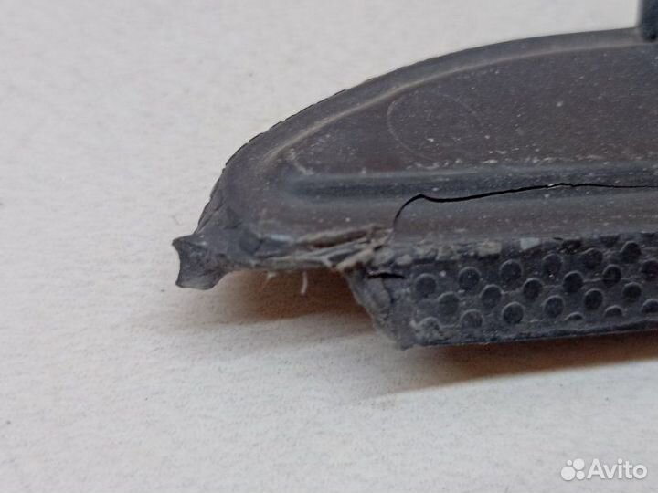 Кронштейн решетки радиатора левый Hyundai Solaris