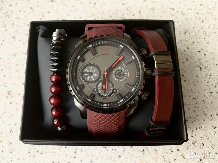 Часы с браслетом