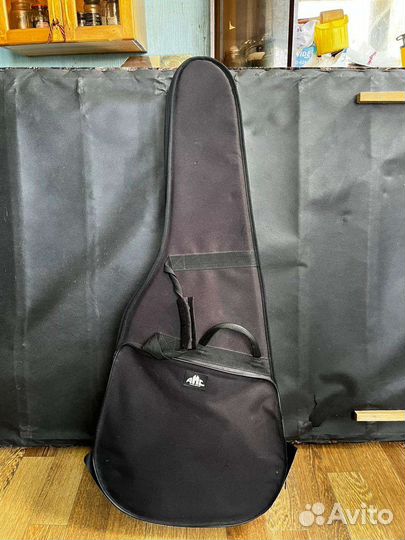 Гитара шестиструнная