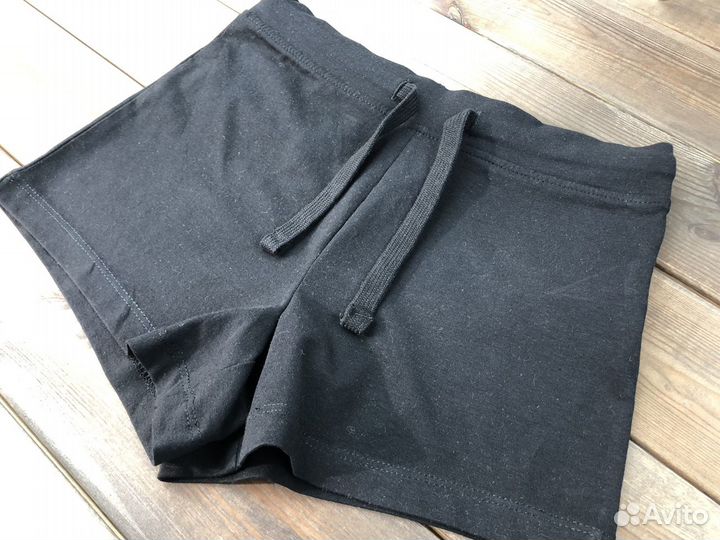 Черные трикотажные шорты для девочки Германия