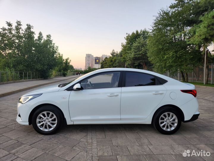 Hyundai Solaris 1.6 AT, 2020, 15 800 км