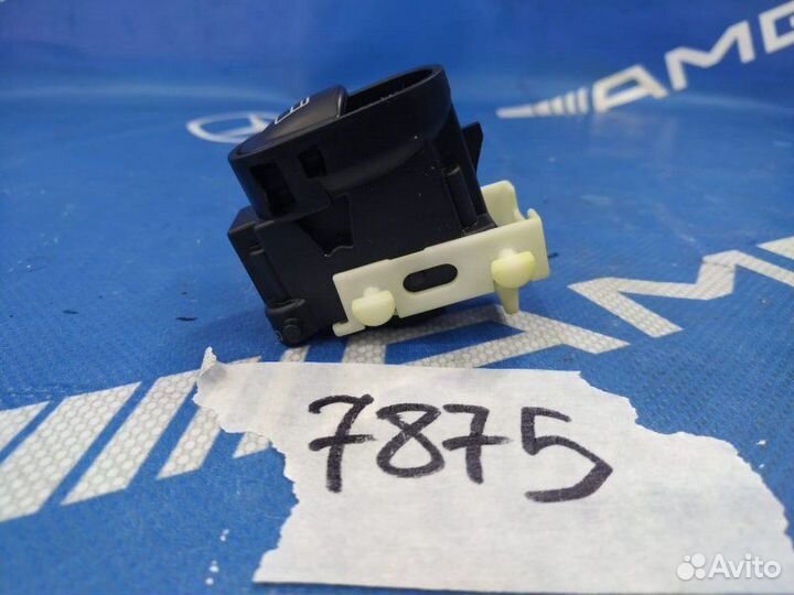 Кнопка стеклоподъемника Mercedes С180 W203 271.946