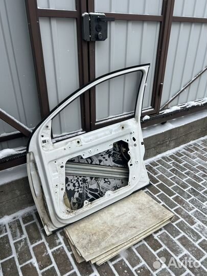 Правая передная дверь гольф 6