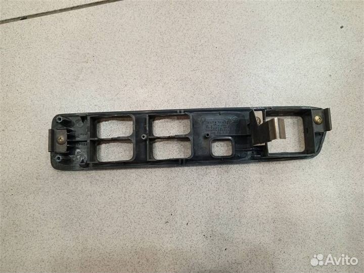 Накладка блока управления стеклоподъемниками пере