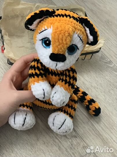 Вязанный тигрёнок