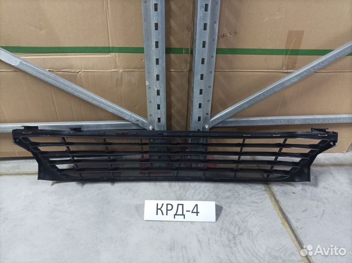 Решетка в бампер нижняя Renault Logan 2 2014