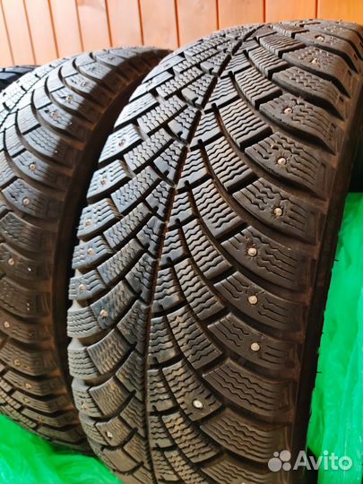 Bfgoodrich G-Force Stud 215/55 R17 98Q