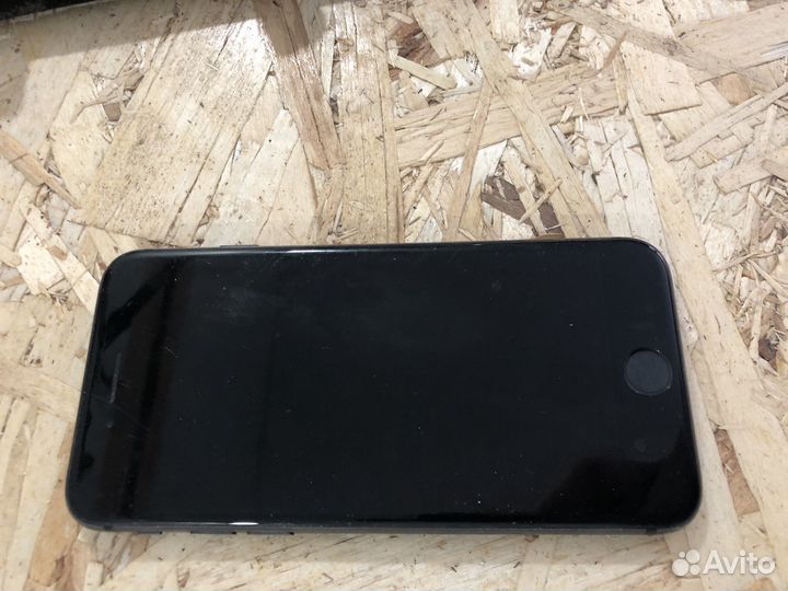 iPhone 8, 64 ГБ