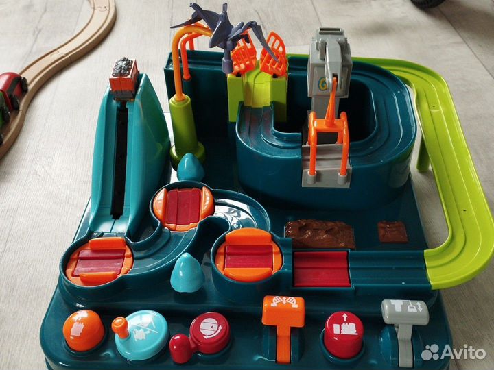 Железная дорога деревянная IKEA на доставке и lego